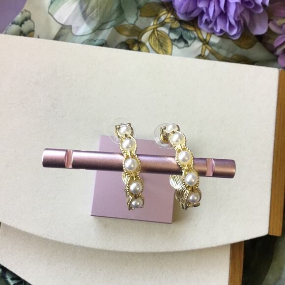 Elegant Gold Pearl Scalloped Hoop Earrings - Picture 8 of 12